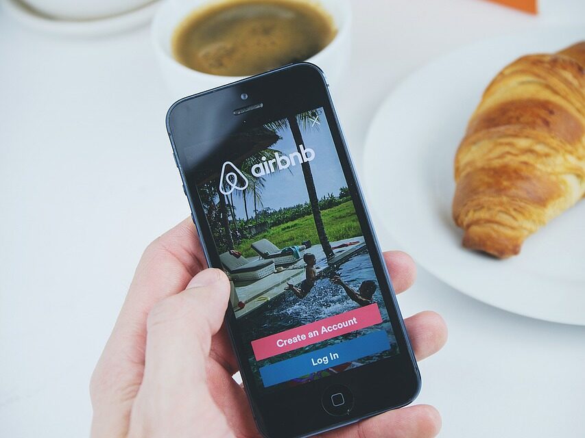 Airbnb mise sur l&rsquo;exclusivité des expériences avec la collection Icons